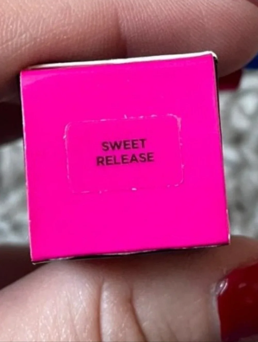 🆕️Victoria's Secret Very Sexy Lipstick In SWEET RELEASE